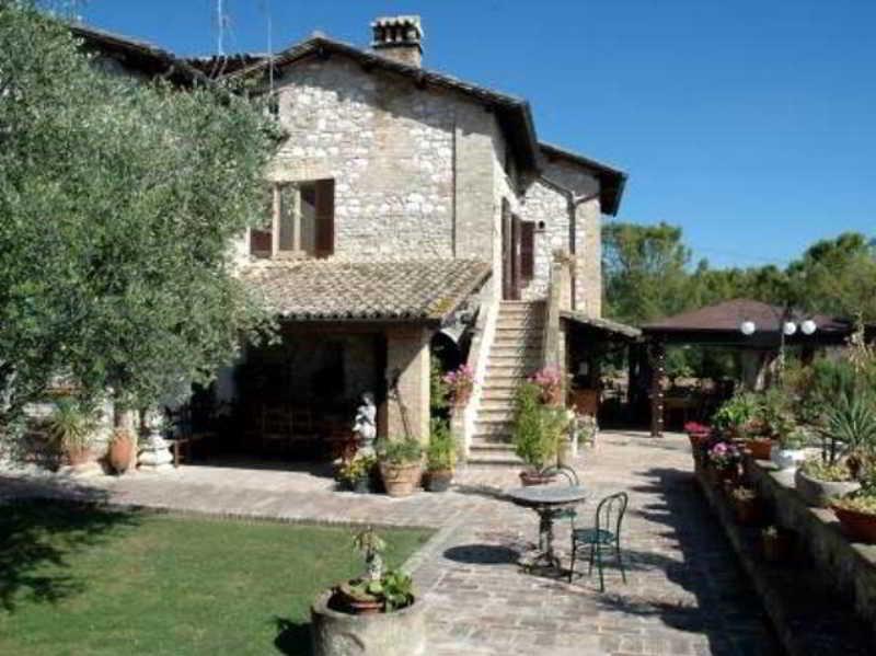 Country House Tre Esse Assisi Eksteriør billede