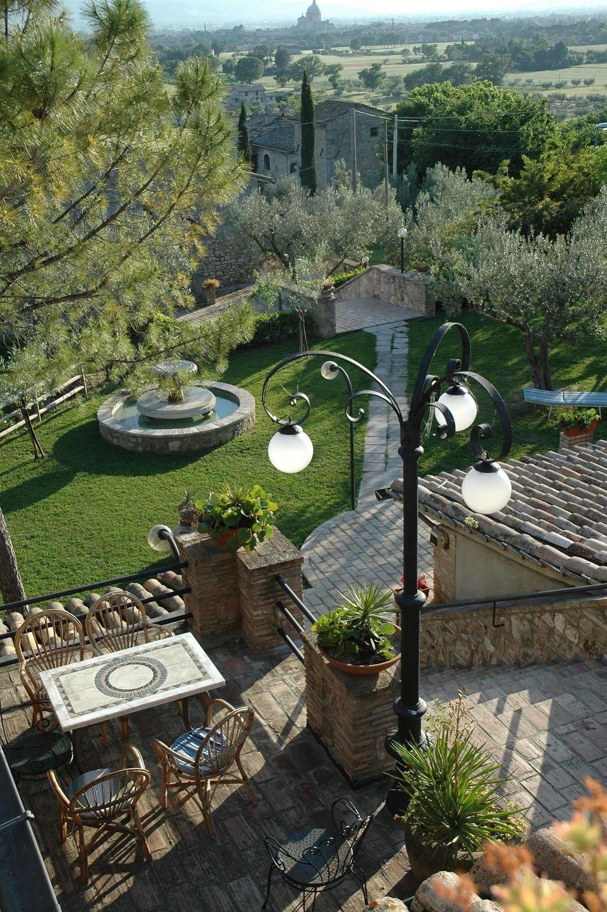 Country House Tre Esse Assisi Eksteriør billede